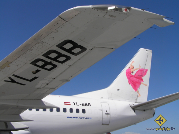 Boeing 737-505